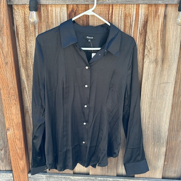 Madewell, NWT, black, satiny button up. Size 14. - Picture 2 of 4